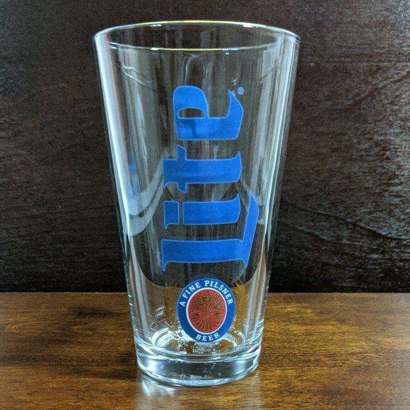 MILLER Lite Pint Glass Gold Rimmed - Heritage - 16 oz Beer/Barware - Picture 1 of 6